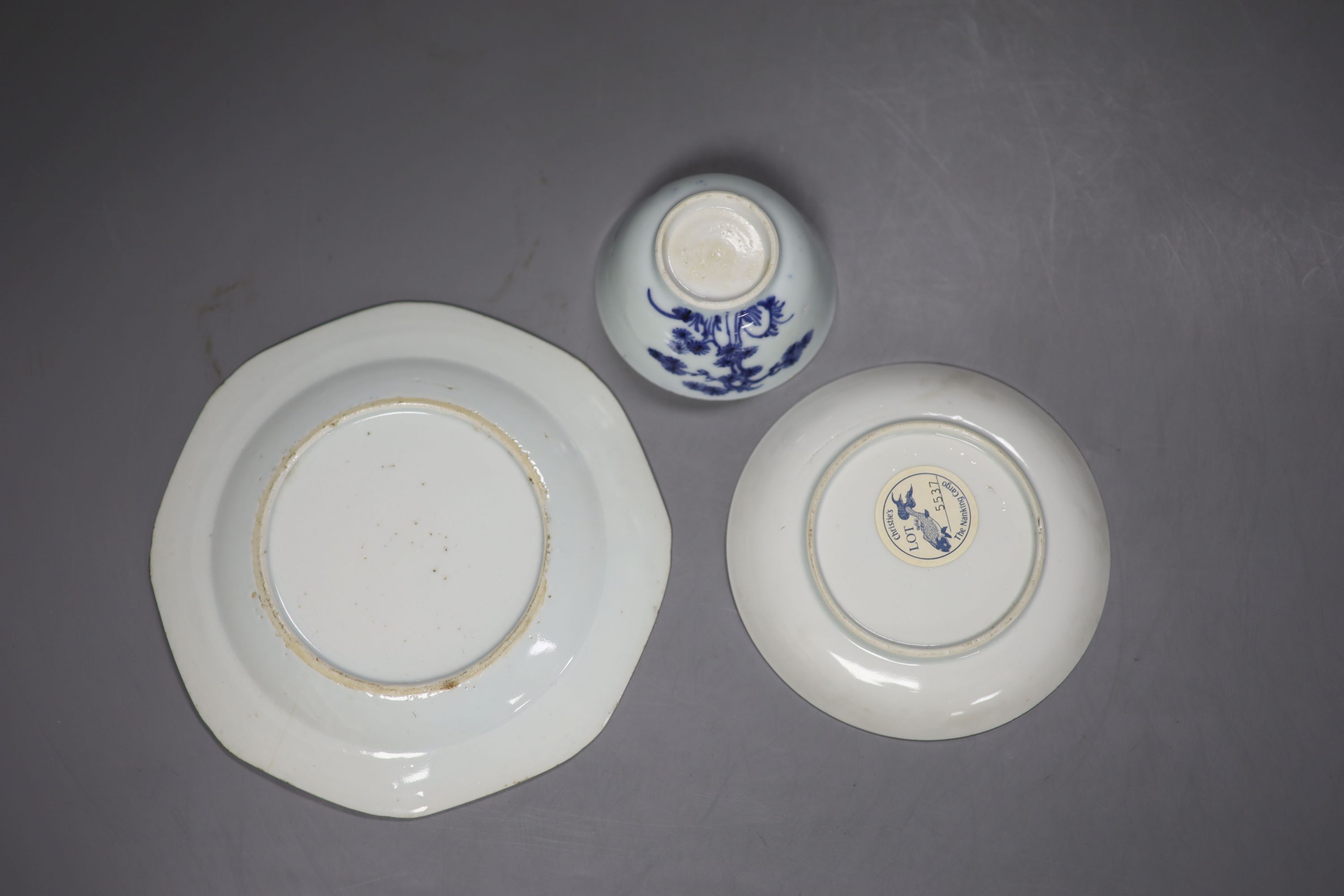 A Chinese 18th century Nanking Cargo blue and white tea bowl and saucer and a small blue and white octagonal plate, W 16cm (plate)